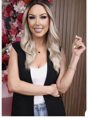 CSC Chelsey Smith Crowns Cloud T Part Blonde